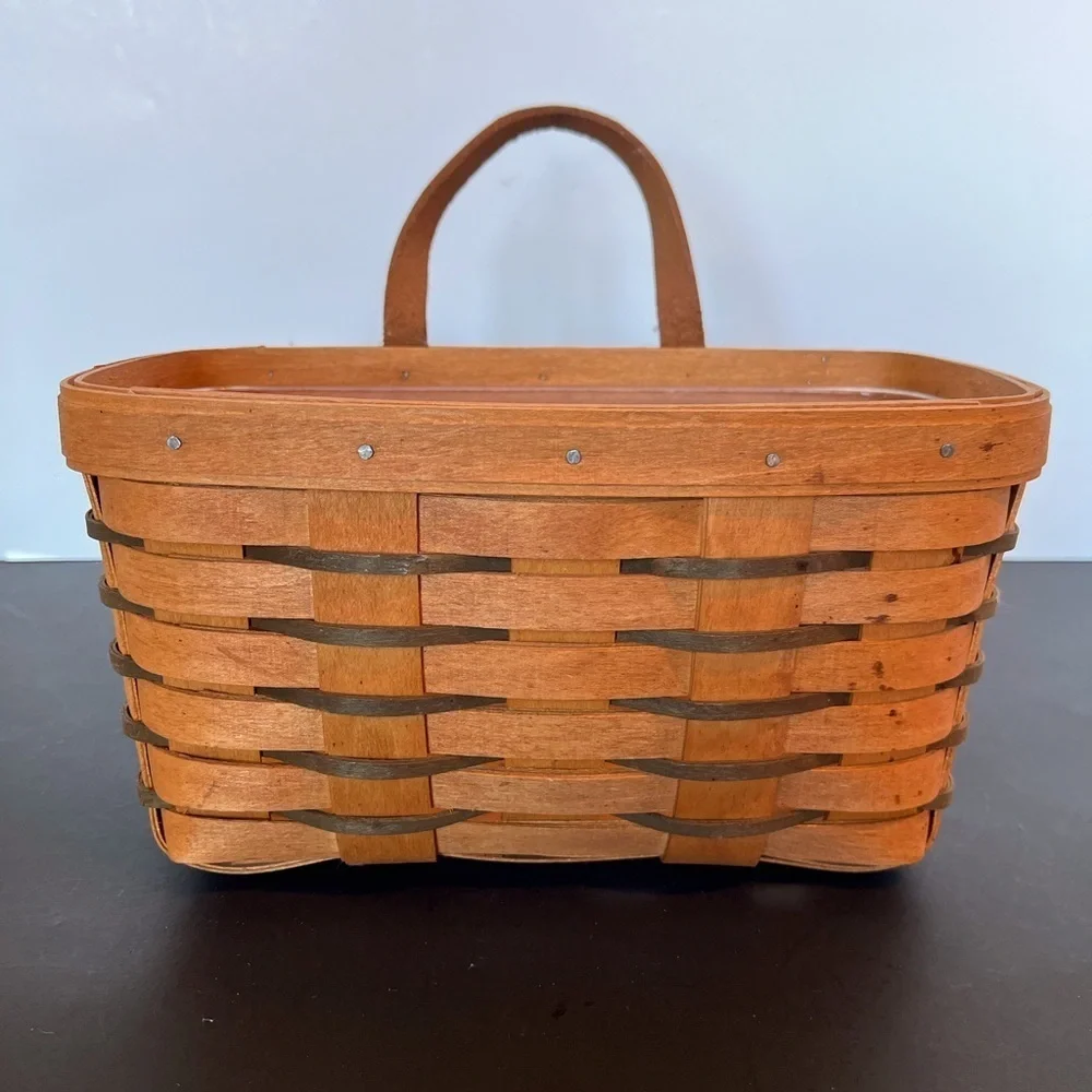 Longaberger Medium Key Basket with Heartland Green Accent Weaves